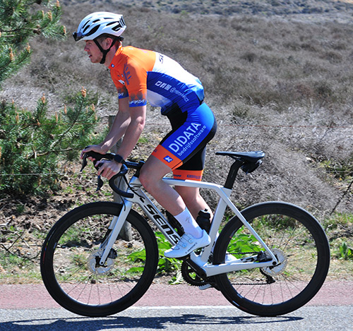 KCC Custom Teamkleding sponsor van Sensa Kanjers voor Kanjers Cyclingteam