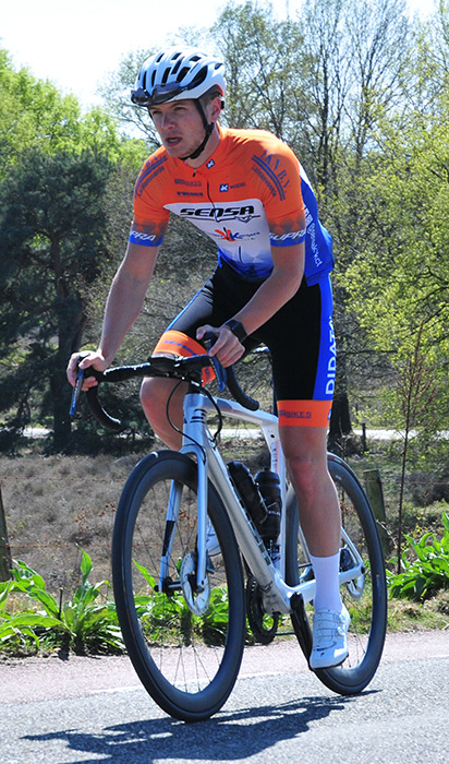KCC Custom Teamkleding sponsor van Sensa Kanjers voor Kanjers Cyclingteam